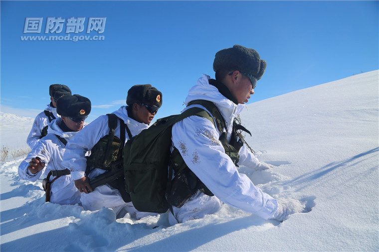 风雪边关,新疆塔城军分区边防官兵坚持执勤守卫安宁-中青在线