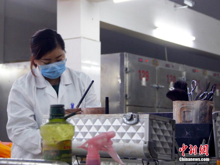探访90后女遗体化妆师:送逝者最后一程
