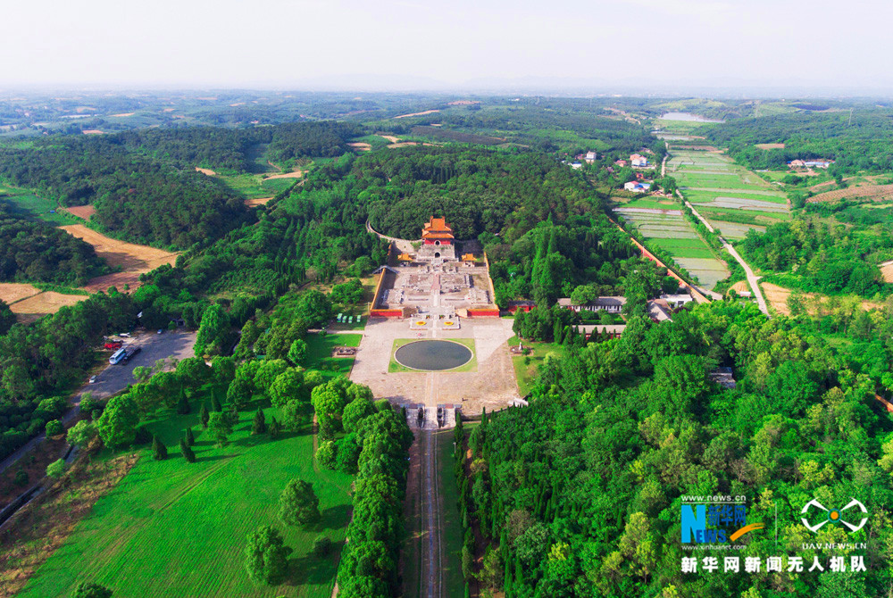 航拍世界文化遗产明显陵一陵两冢举世罕见