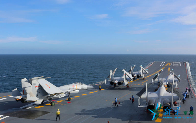 独家!高清大图记录航母编队跨区机动训练