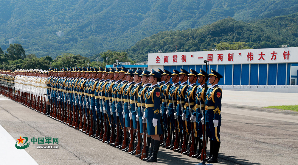 士兵面孔丨中国人民解放军驻香港部队接受检阅