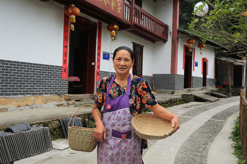 "幸福生活是干出来的"——贫困户彭夏英的奋斗姿态