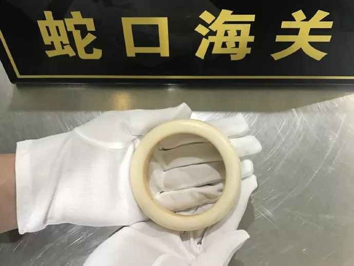 精美的象牙背后是残忍的杀戮请拒绝象牙制品