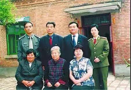 焦守云:"她话不多,老是说如果你们在外边惹事,人家不说你们是我徐俊雅