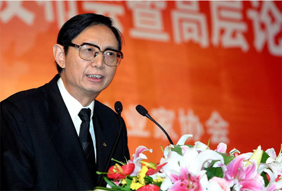 力帆创始人尹明善