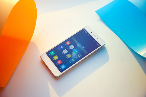 中国移动a3演绎极致对称 打造不一样的美