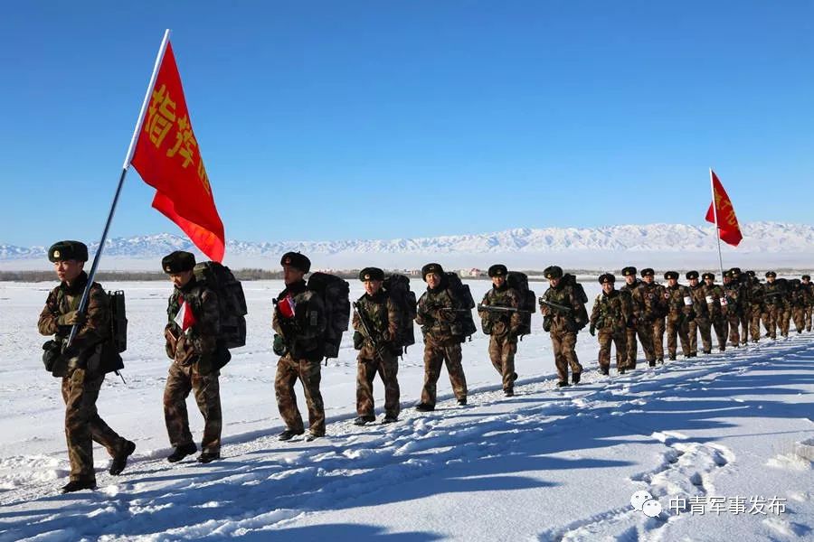 (李世近 董亞濤) 12月24日,駐守在祖國西南邊陲的陸軍某邊防連為