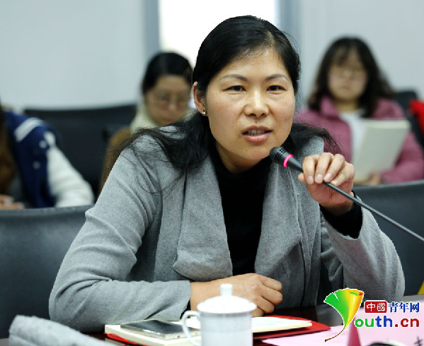 教授,博导,苏州大学新媒介与青年文化研究中心副主任陈霖进行互动发言