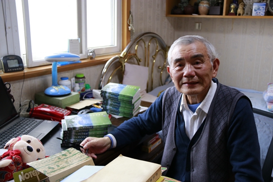 王步高在南京的家中