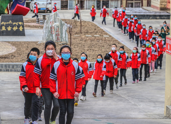 2020年4月10日,四川甘孜州炉霍县新都小学孩子们收敛了往日的欢闹